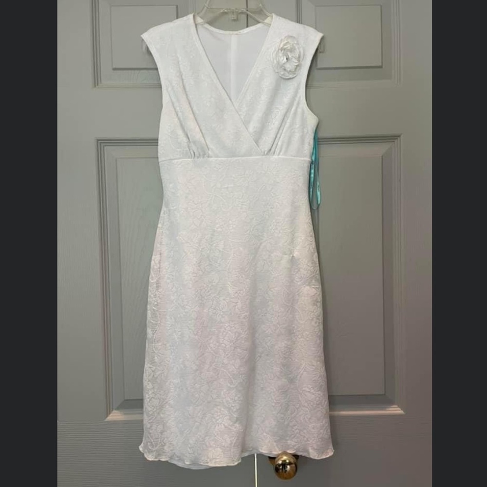 White dress w/ flower